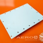 PORTA DE ACESSO DO TANQUE DE COMBUSTÍVEL 58-110011-1 - BARATA AVIATION  |  Peças diversas